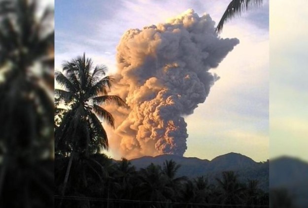 Mount Dukono Erupts, Spews Volcanic Ash in North Maluku